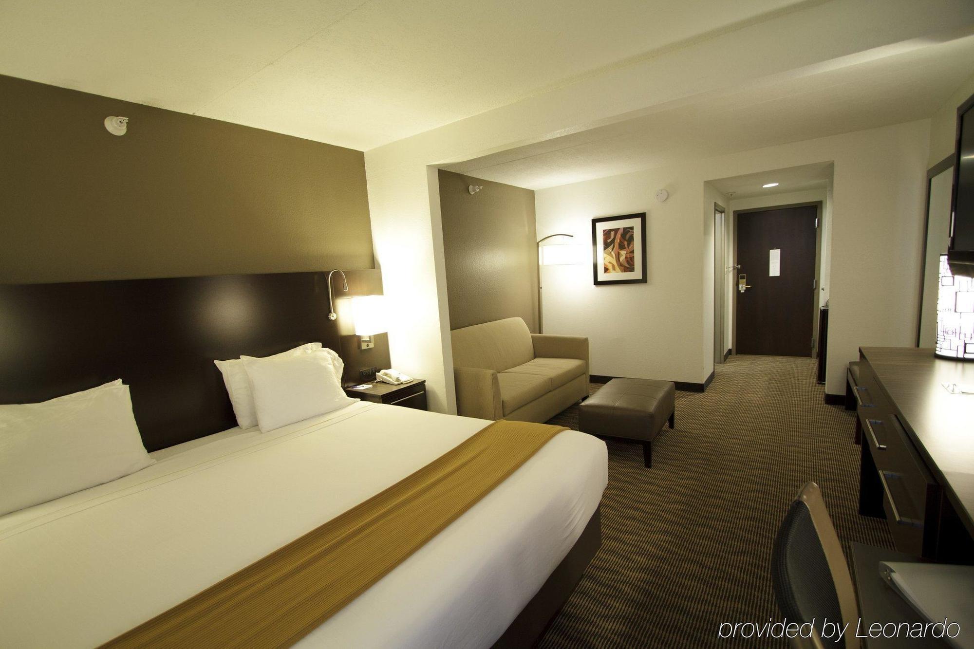 Holiday Express & By Ihg Colby